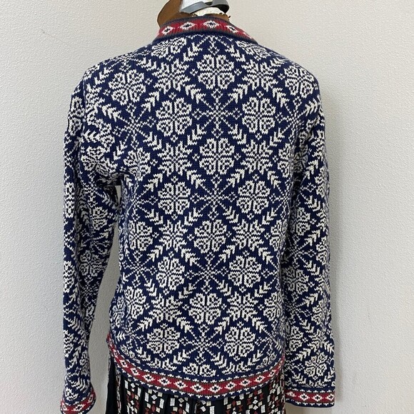 LL BEAN BEAUTIFUL HOLIDAY Nordic Blue White Snowflake Cardigan Sweater Size S - Picture 5 of 5